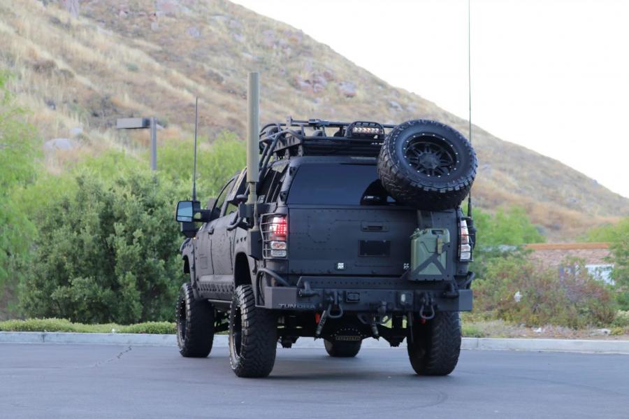 Toyota Tundra CrewMax 4x4 Zombie Apocalypse 2013 года  (фото 84 из 461)